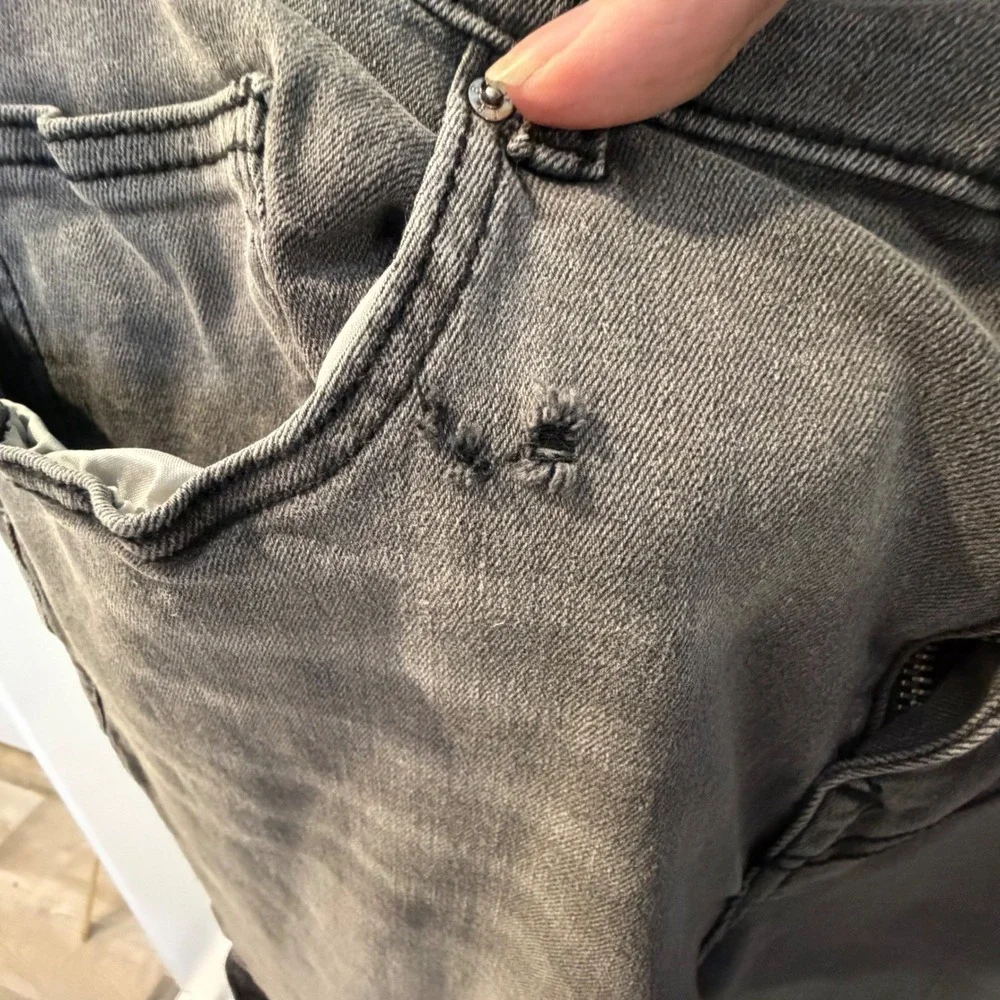 True Religion Mens Jeans Geno Relaxed Slim Gray Size 34 Flawed